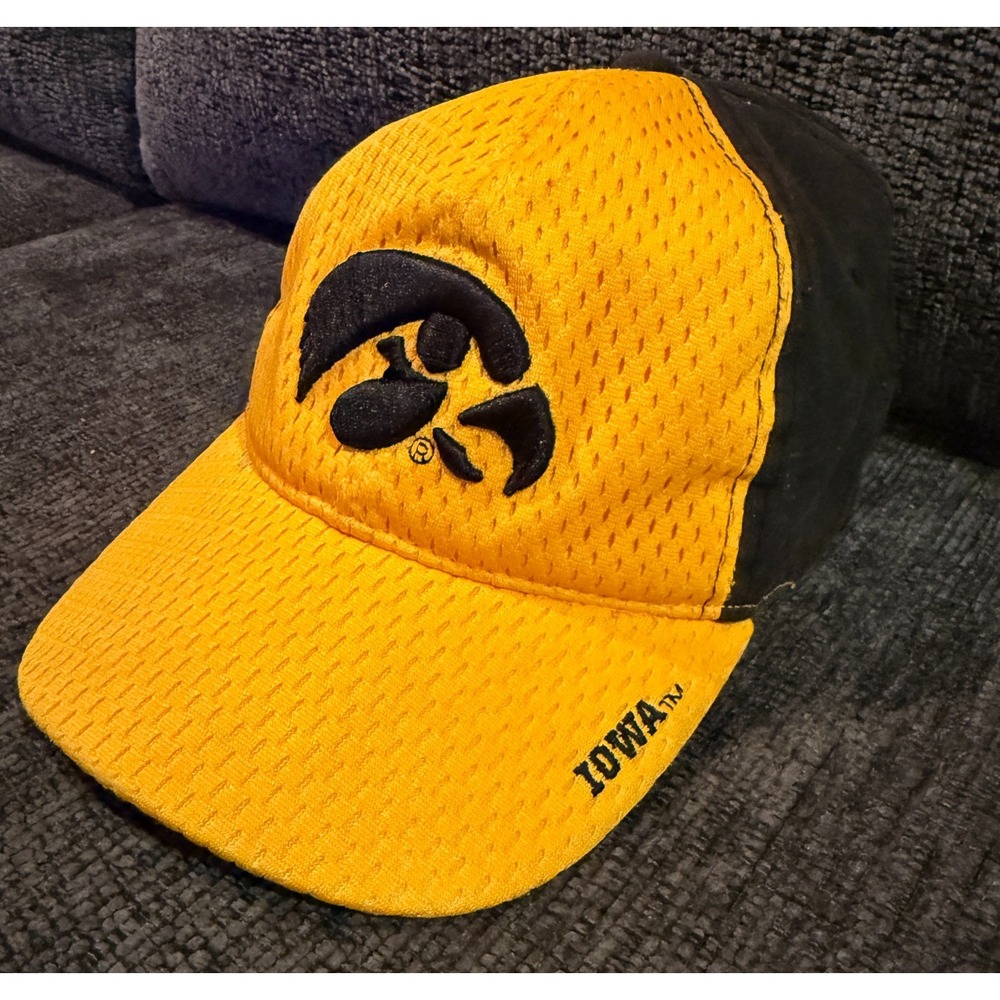 Iowa Hawkeyes Gold Tigerhawk Embroidered Hat Cap Black Logo Starter RARE HT